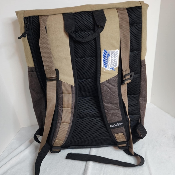 Attack on Titan laptop backpack - Picture 4 of 13